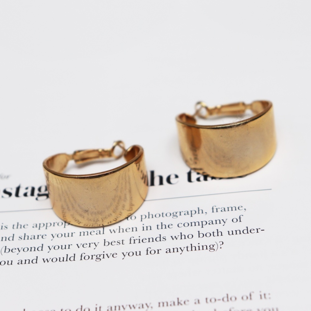 NWT Chunky Gold 1" Hoop Statement Earrings